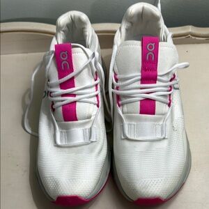 On Cloud Running White and Pink Sneakers with Modern Design